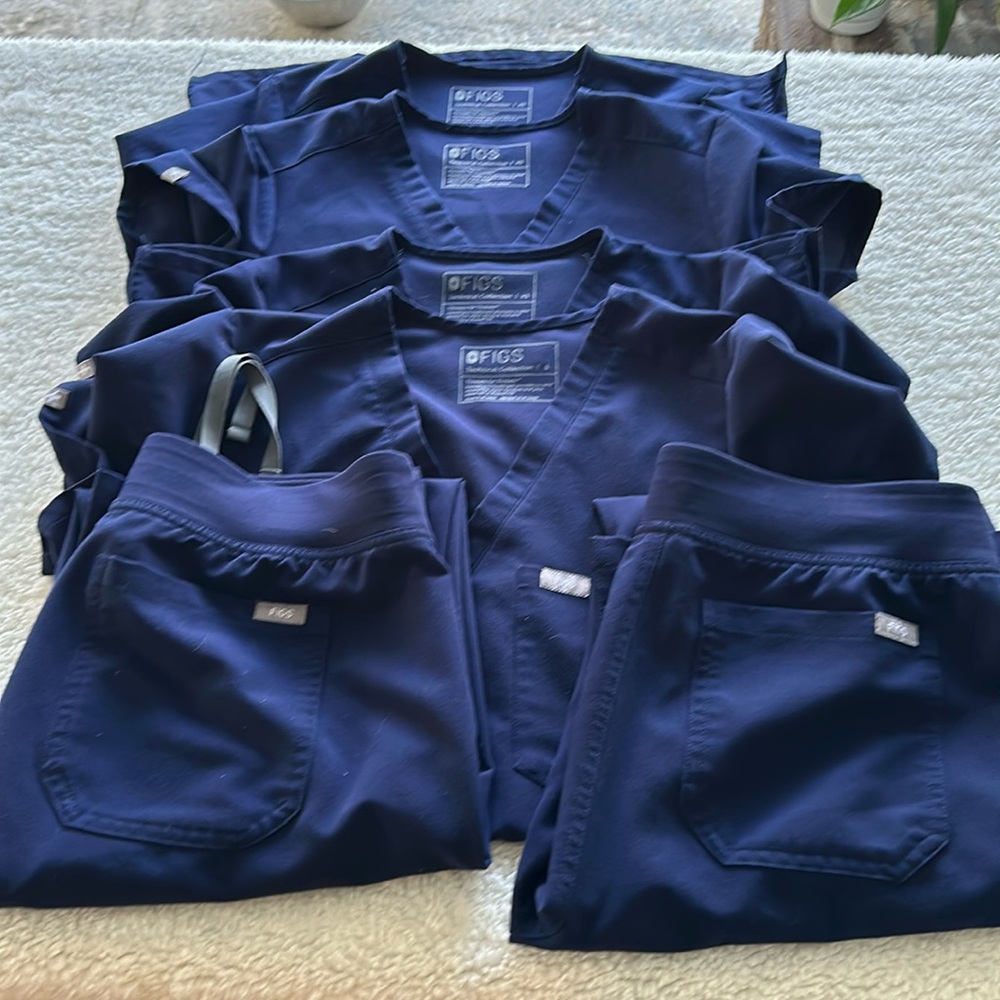 Figs scrubs